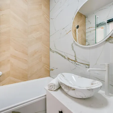 Hello By Oneapartments *