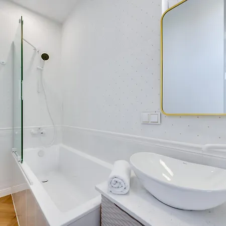 Hello By Oneapartments Apartment