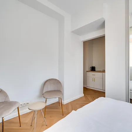 Hello By Oneapartments Apartment